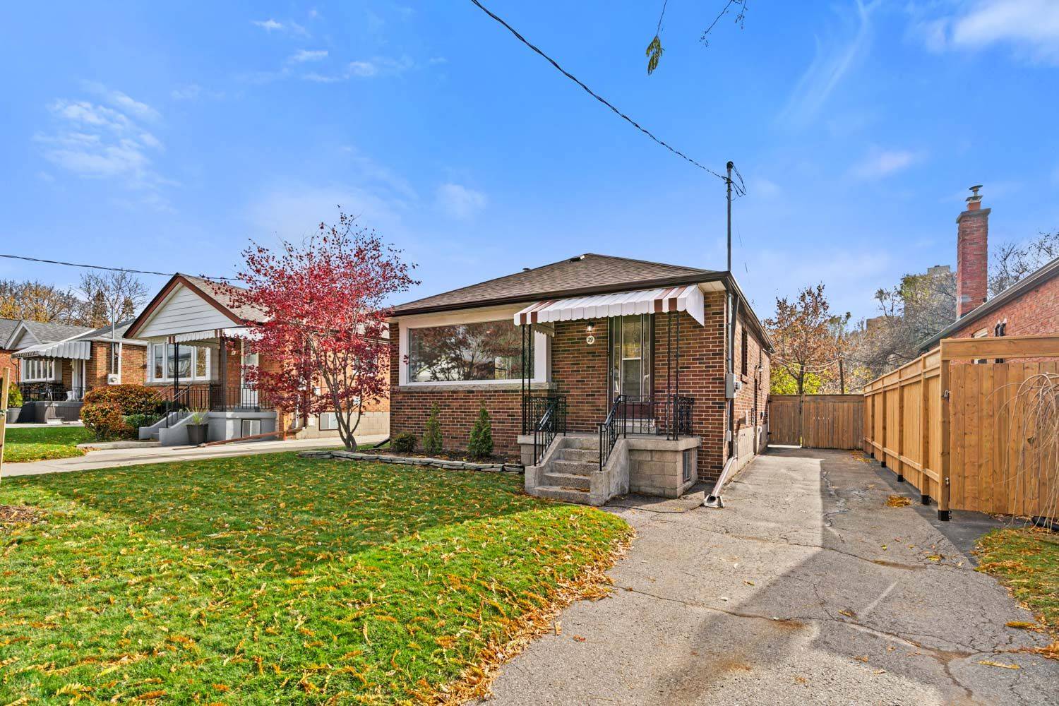 Toronto E03, ON M4B 1B6,29 Donora DR