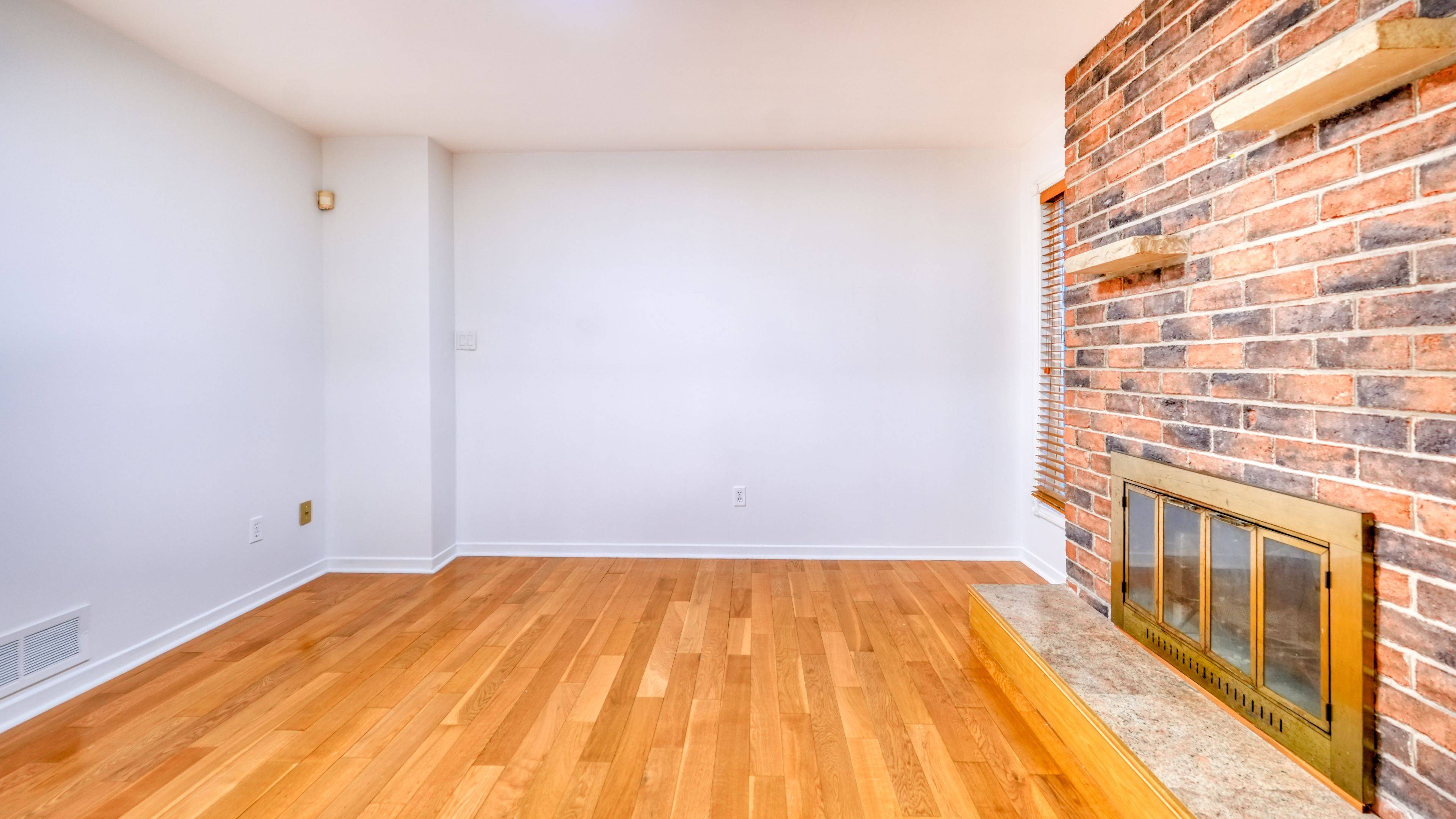 Toronto E05, ON M1W 3H6,9 Seagrave CRES