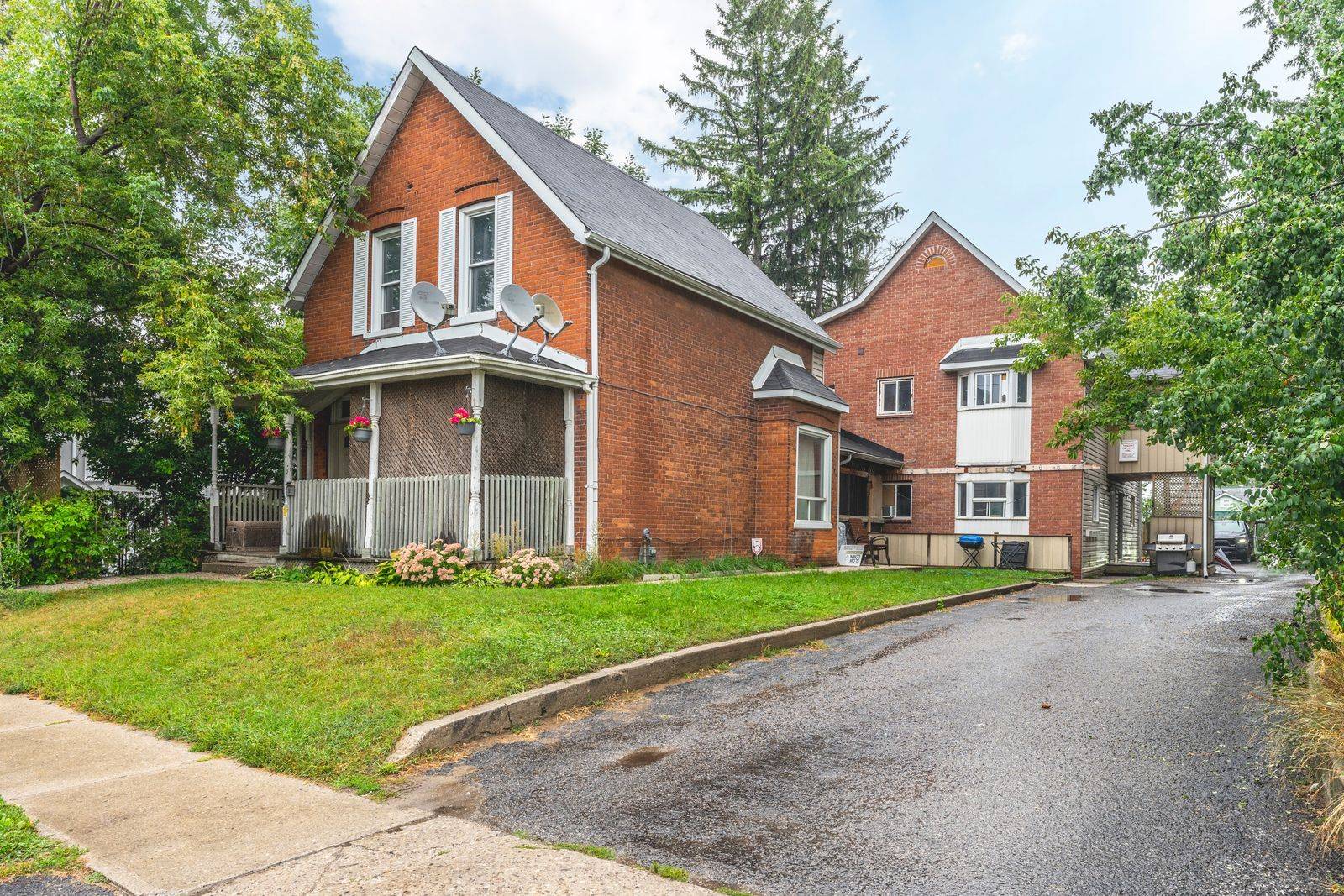 Barrie, ON L4N 3E3,81 Innisfil ST