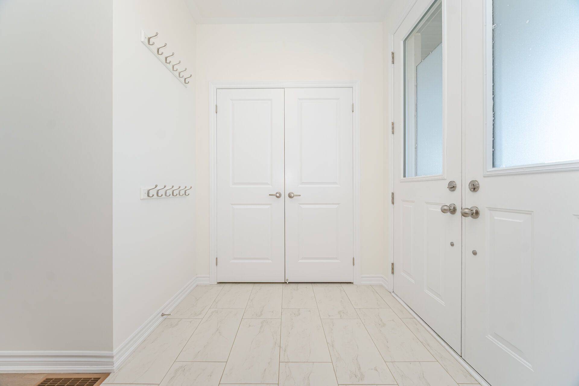 Caledon, ON L7C 4M3,29 Lippa DR