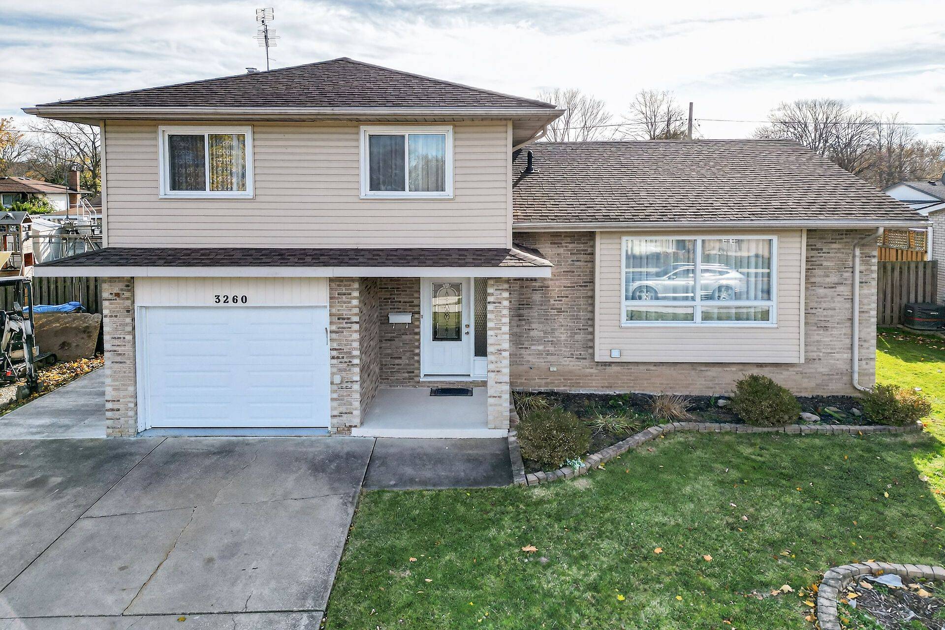 Niagara Falls, ON L2G 7K8,3260 Harleyford CRES
