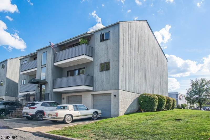 Caldwell Boro Twp., NJ 07006,5 Domessina Ln #E1