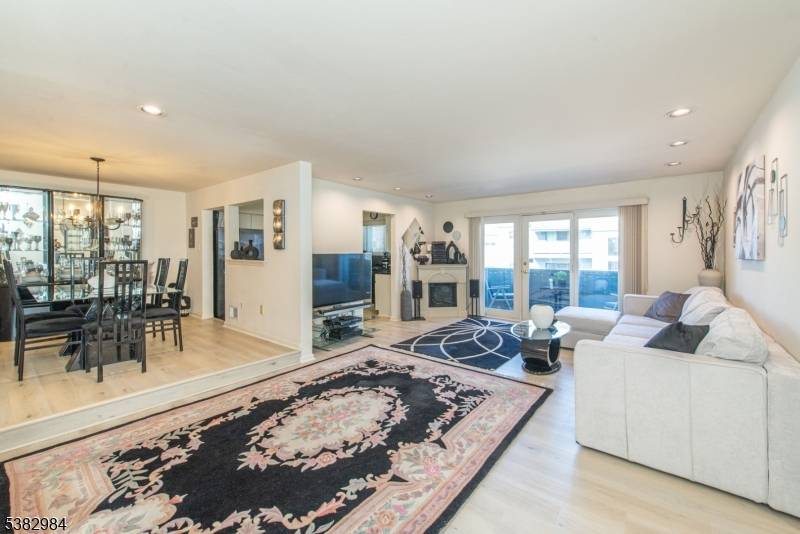 Caldwell Boro Twp., NJ 07006,5 Domessina Ln #E1