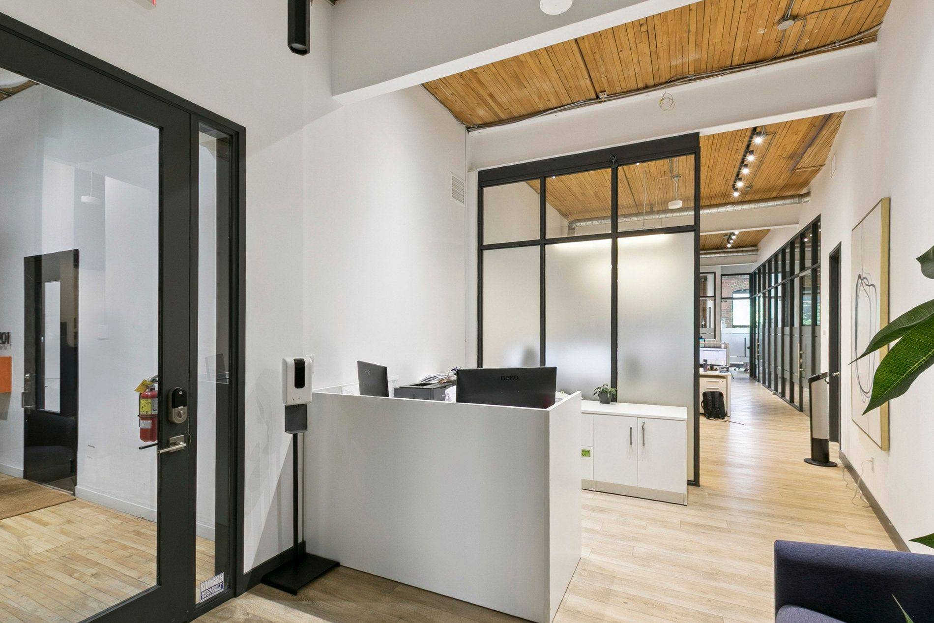 Toronto C02, ON M4V 1A4,287 Macpherson AVE