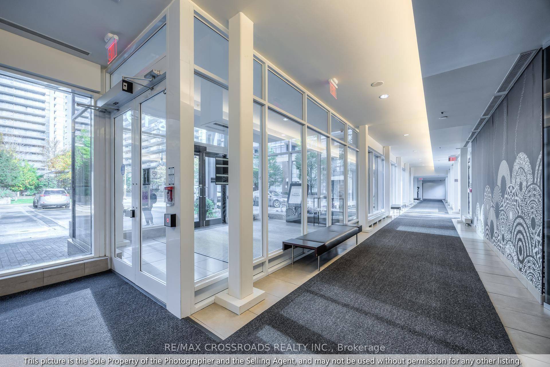 Toronto C15, ON M2K 0B1,15 Singer CT #206