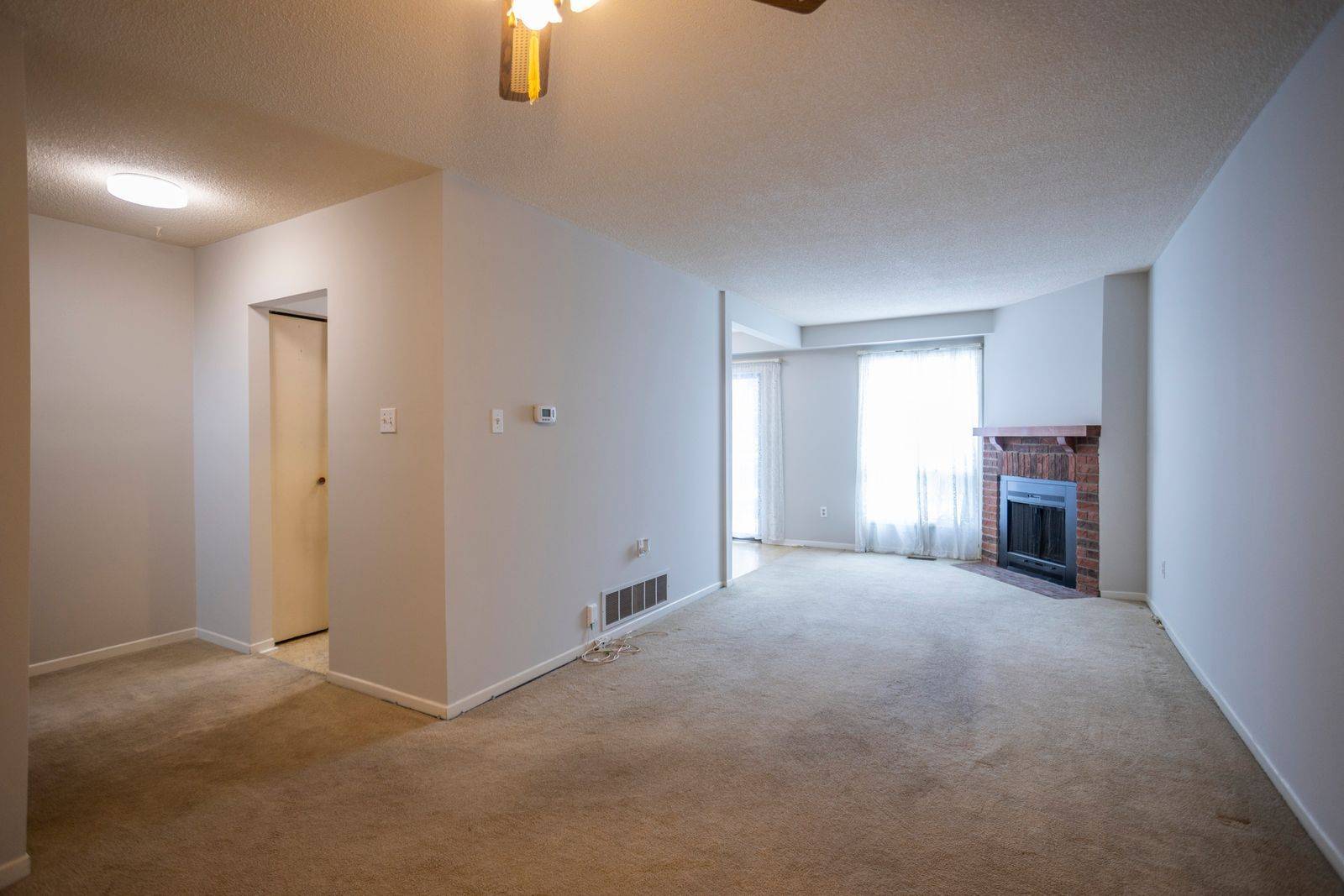 Toronto E11, ON M1B 2Z9,77 Caronia SQ