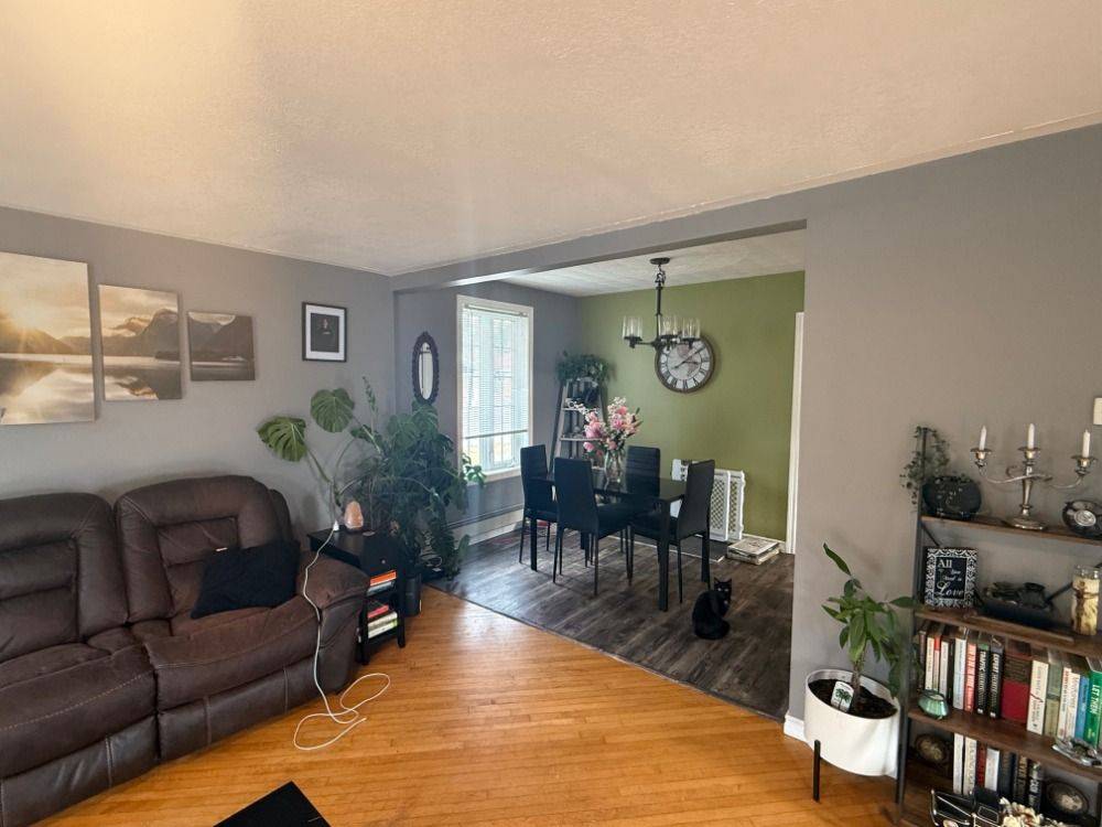 Timmins, ON P4N 7C2,24 Hazelnut ST