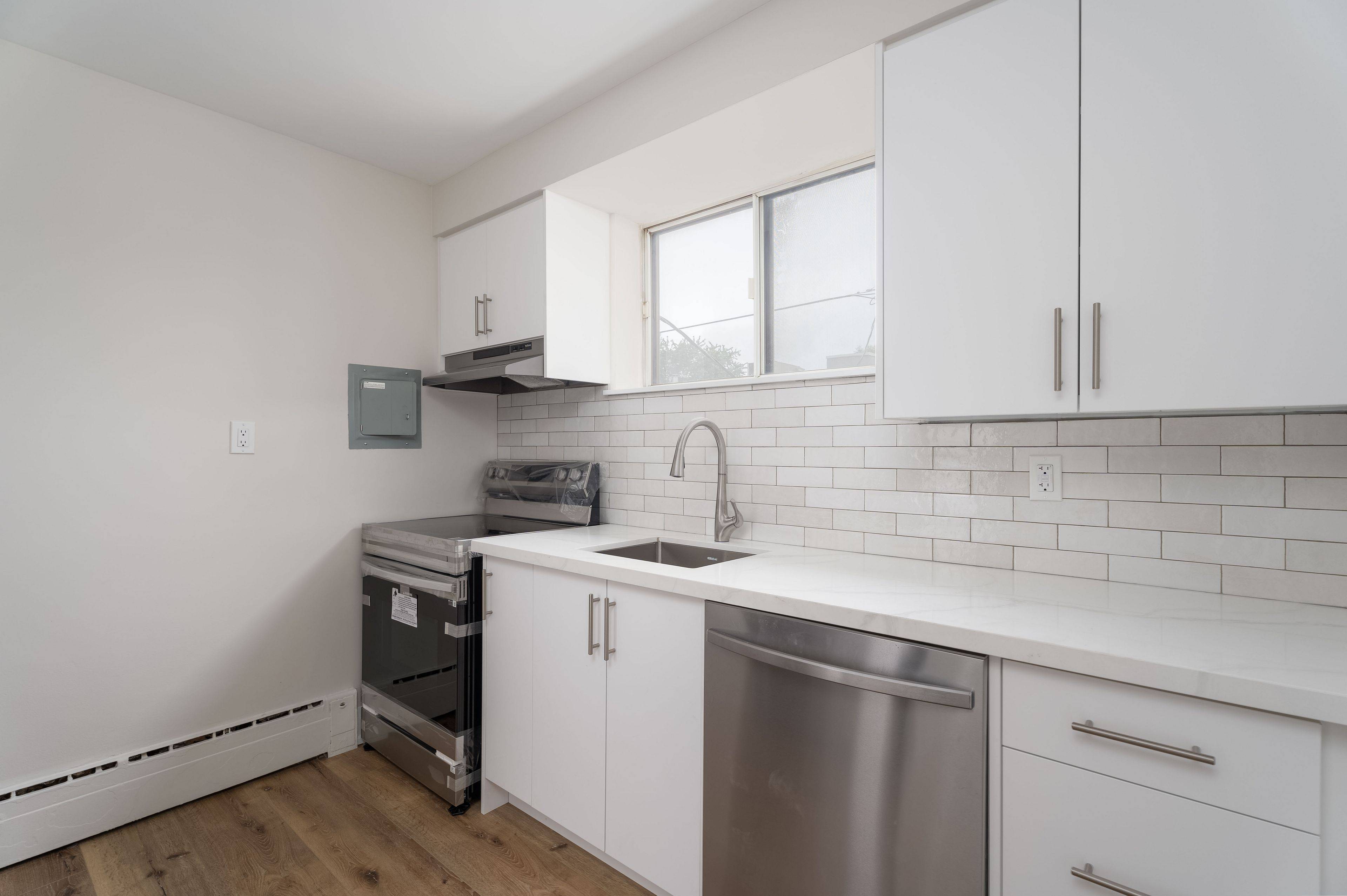 Toronto W06, ON M8Y 2R2,366 Royal York RD #1