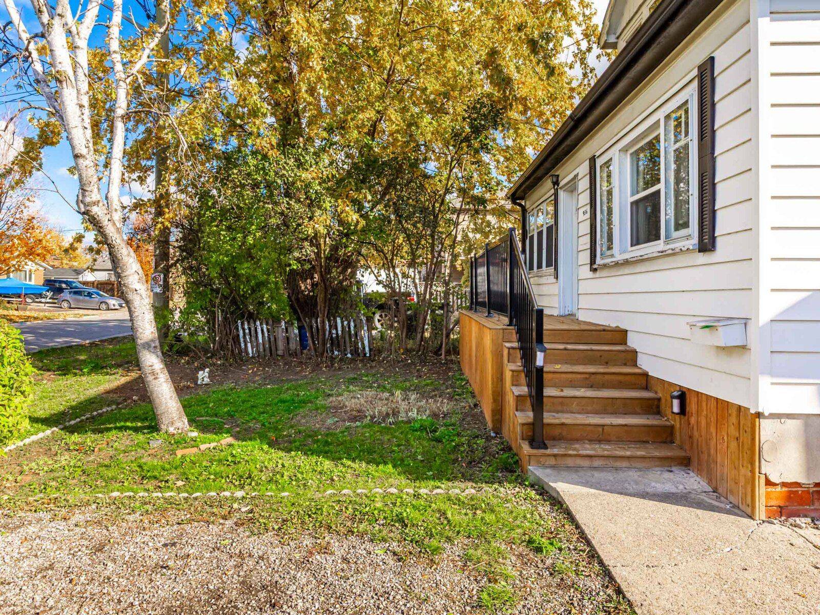 Mississauga, ON L5E 1A8,936 First ST