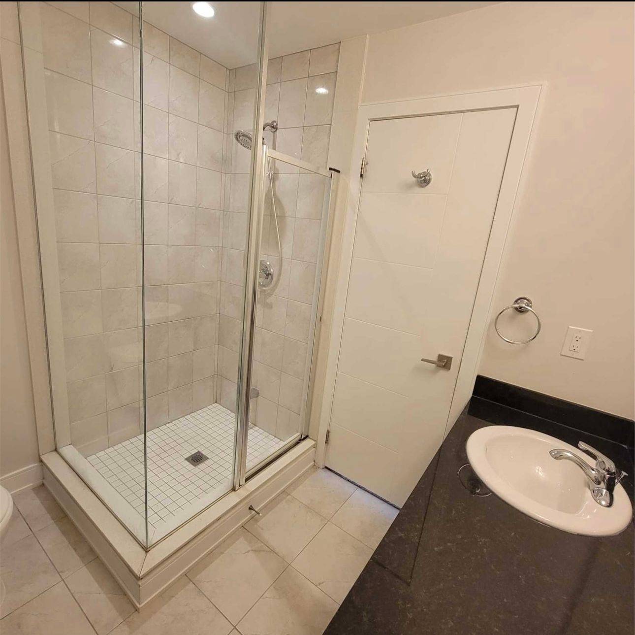 Mississauga, ON L5B 0B1,1048 Beach Comber RD