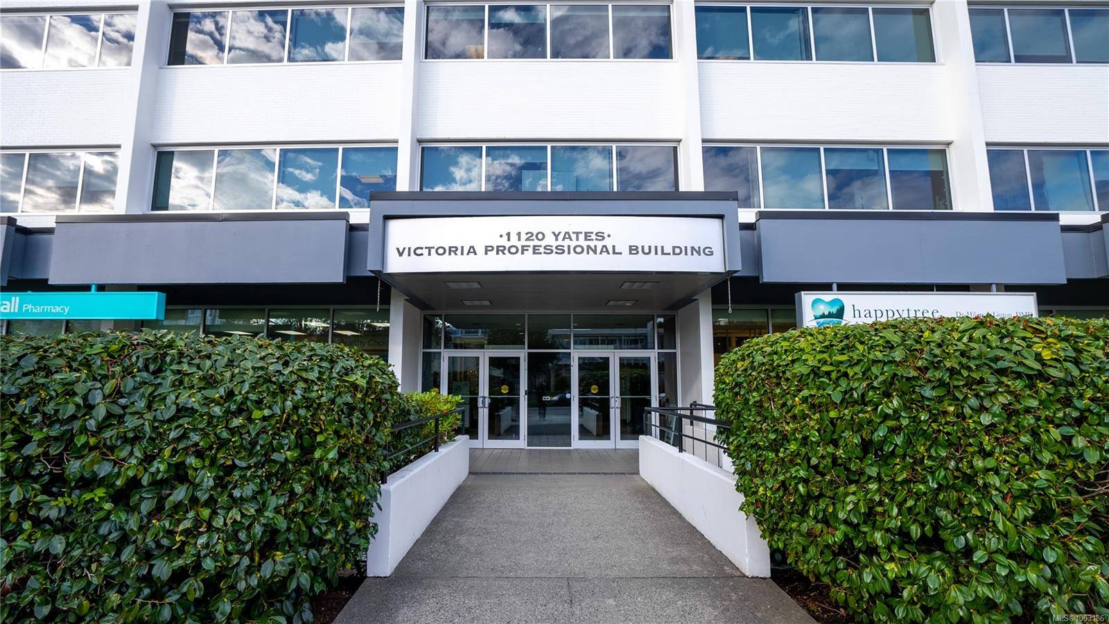 Victoria, BC V8V 3M9,1120 Yates St #17B