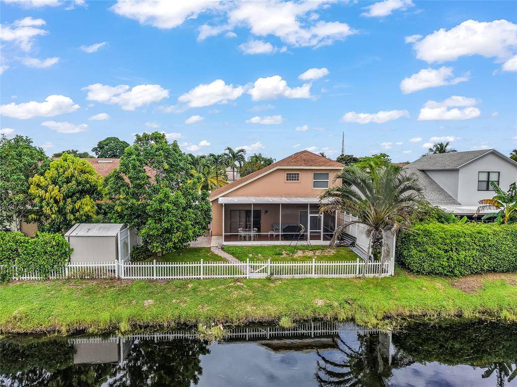 Boynton Beach, FL 33436,142 Tara Lakes Dr W