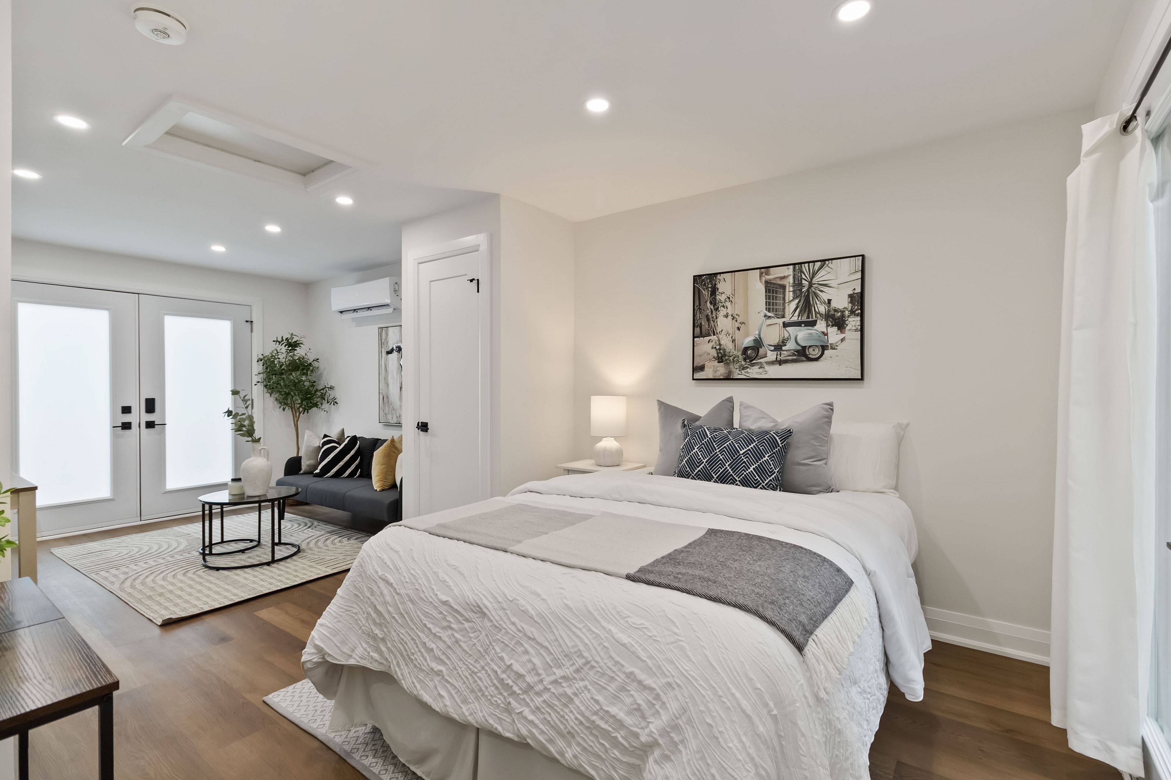 Burlington, ON L7M 1G3,1332 Majestic DR #2