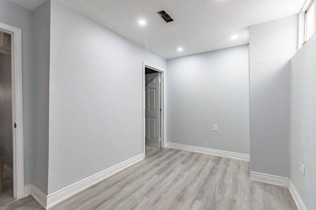 Niagara Falls, ON L2G 7L8,7725 Jubilee DR