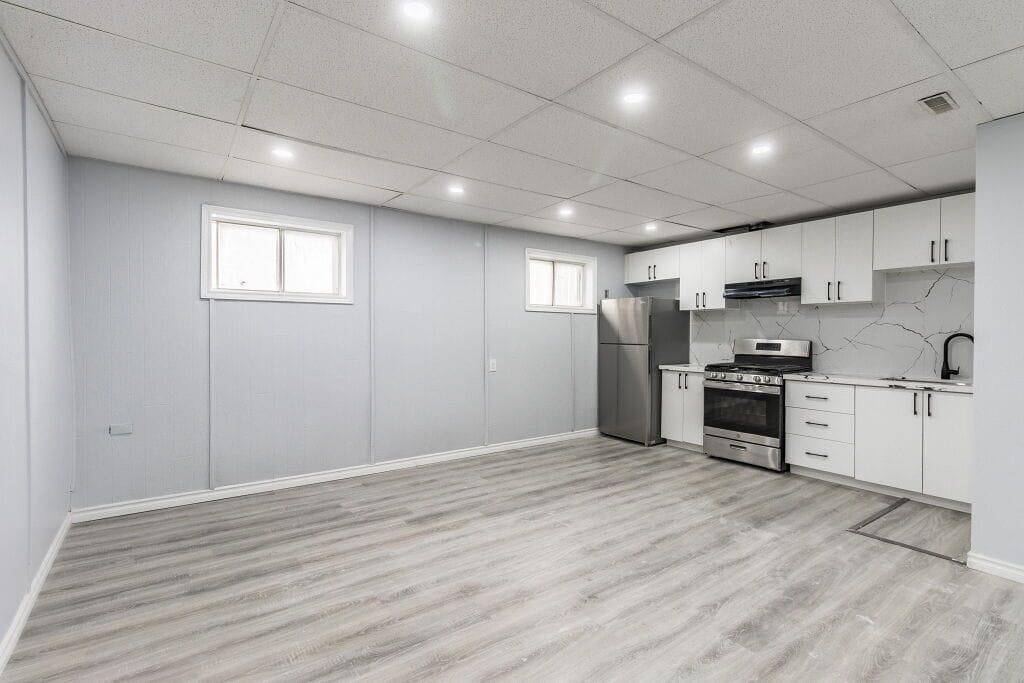 Niagara Falls, ON L2G 7L8,7725 Jubilee DR