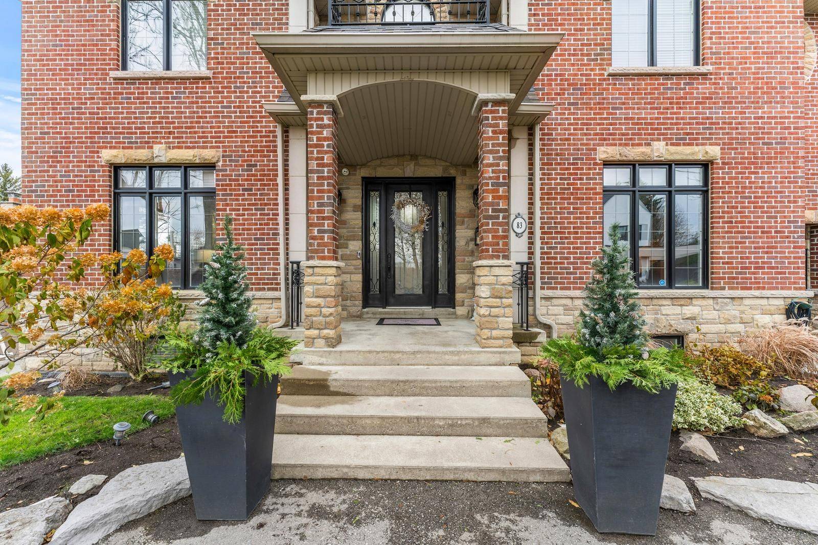 King, ON L7B 1J1,83 Hambly AVE