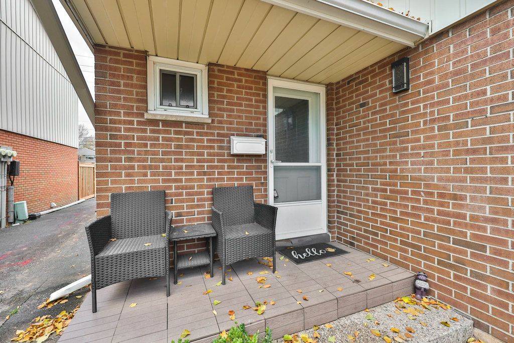 Burlington, ON L7L 5J6,5017 Pinedale AVE #23