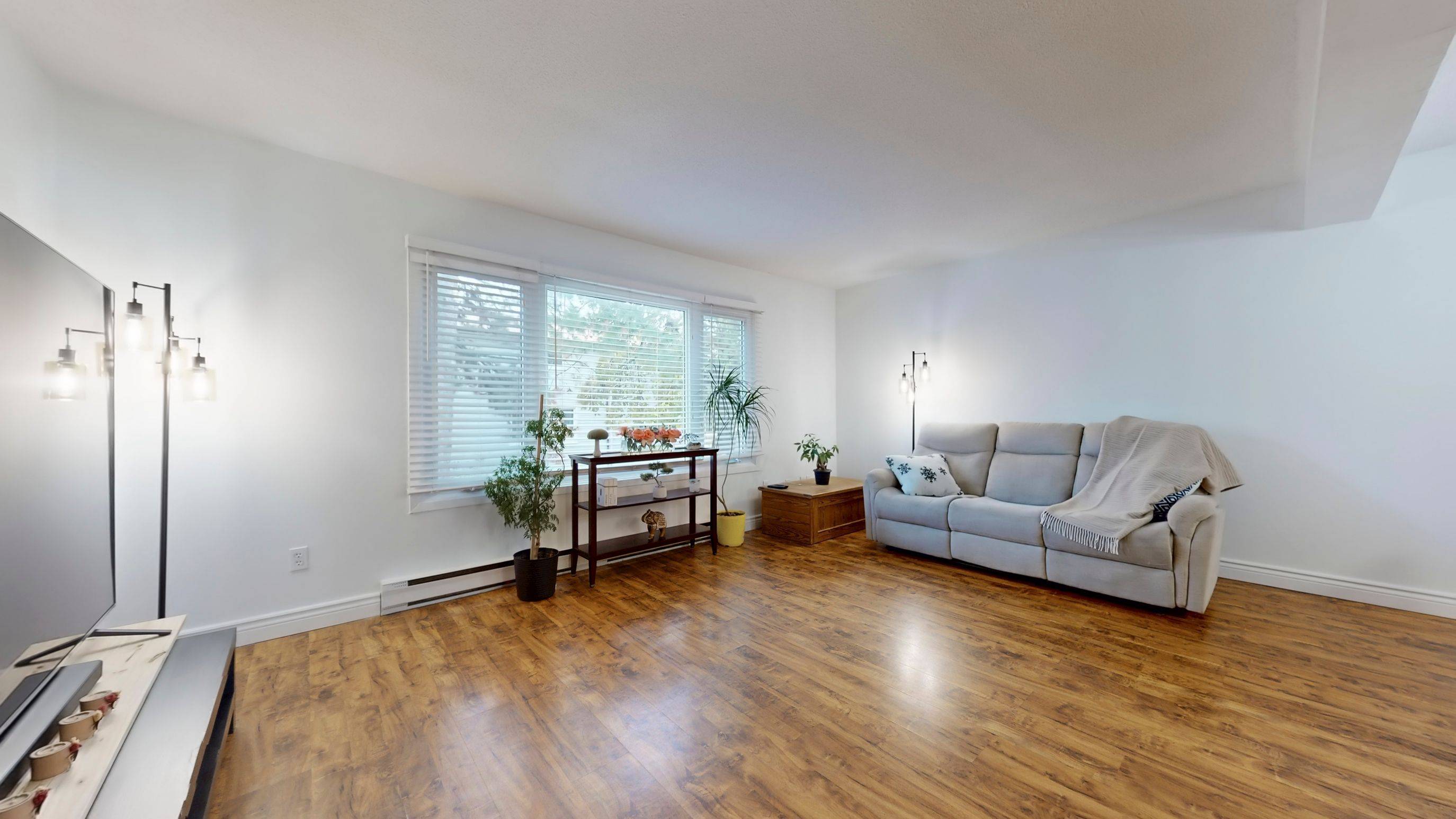 Mississauga, ON L5J 4J7,2440 Bromsgrove RD #77