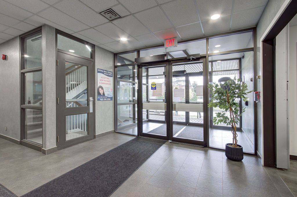 Hamilton, ON L8R 3L2,340 York BLVD #201