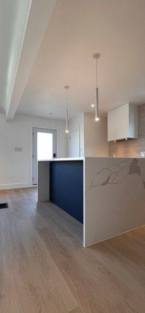 Hamilton, ON L8T 3K6,286 East 45th ST #1