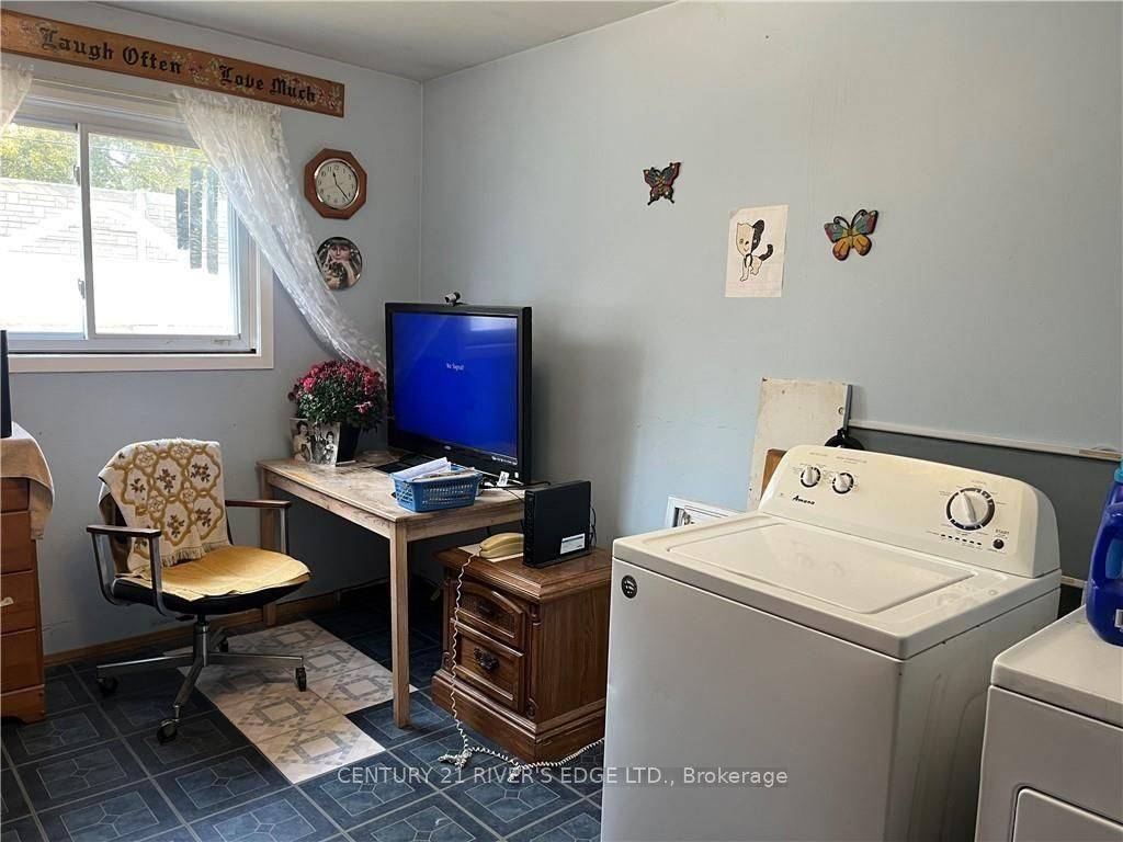 Prescott, ON K0E 1T0,300 Victor RD