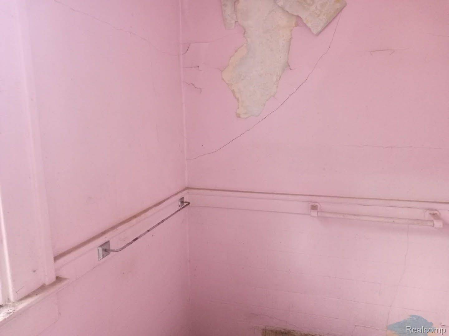 Detroit, MI 48210,7477 PRAIRIE ST