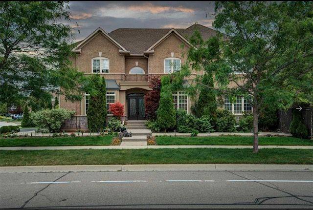 Oakville, ON L6L 6V7,87 Great Lakes BLVD S