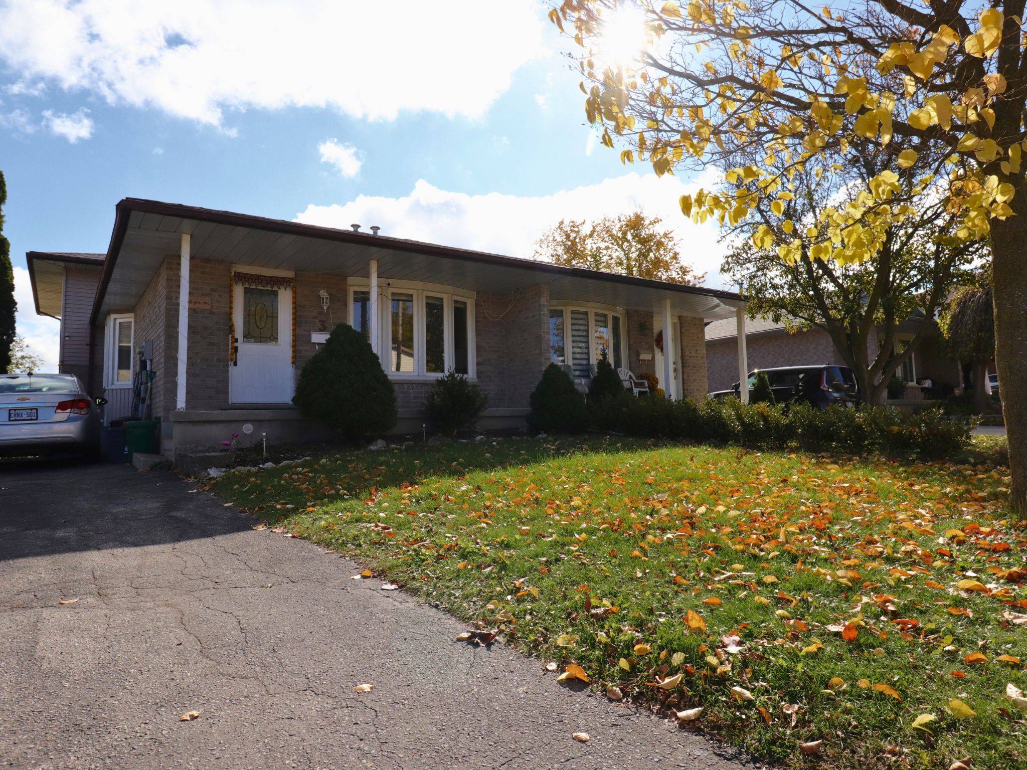 Kitchener, ON N2M 5M2,3 Caprice CT