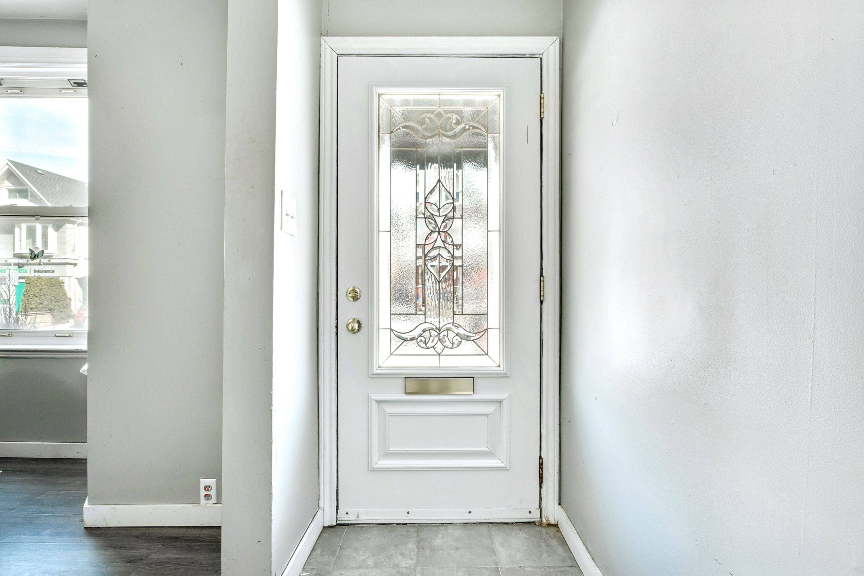 Hamilton, ON L8P 2J2,381 Herkimer ST