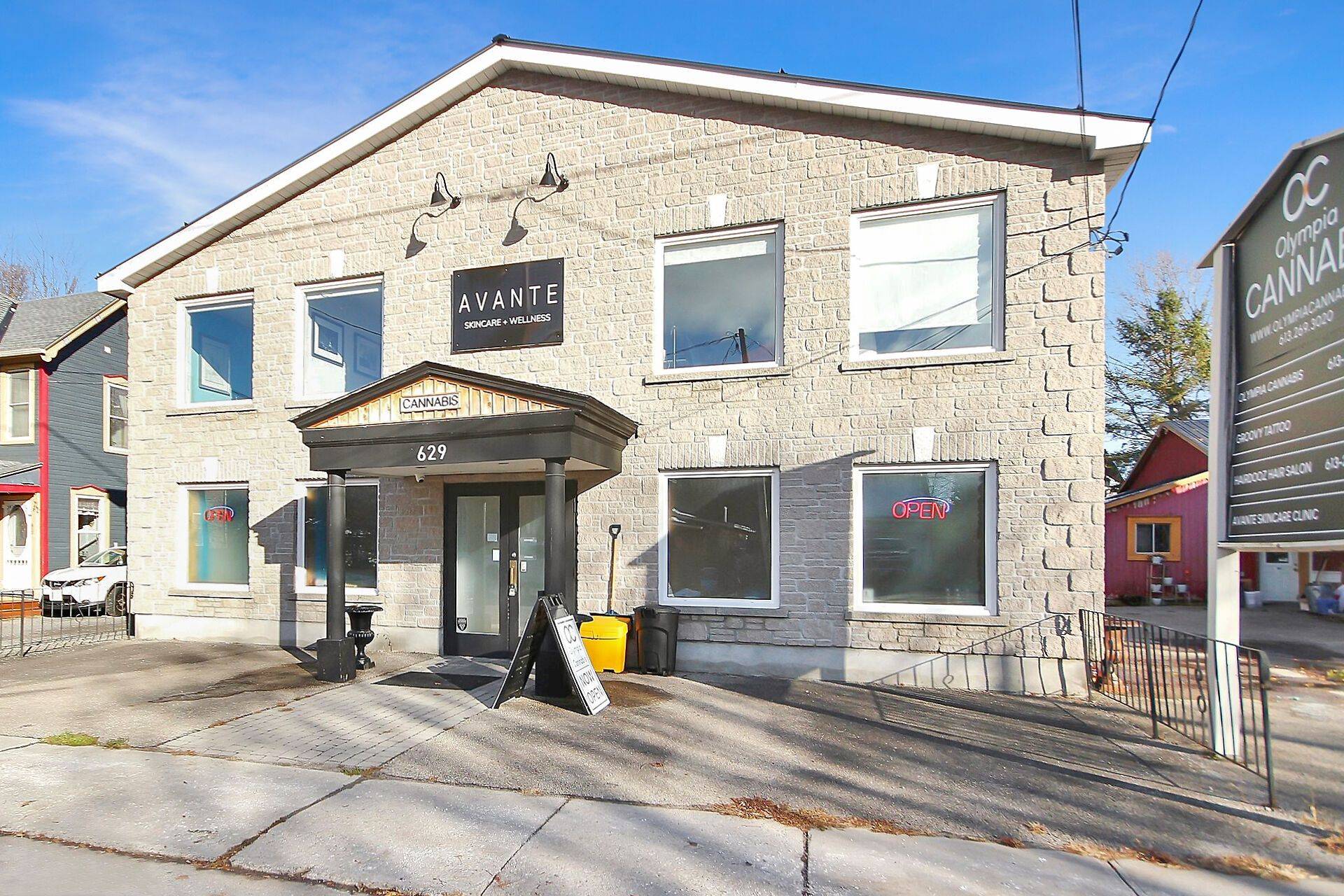 Merrickville-wolford, ON K0G 1N0,629 St Lawrence ST