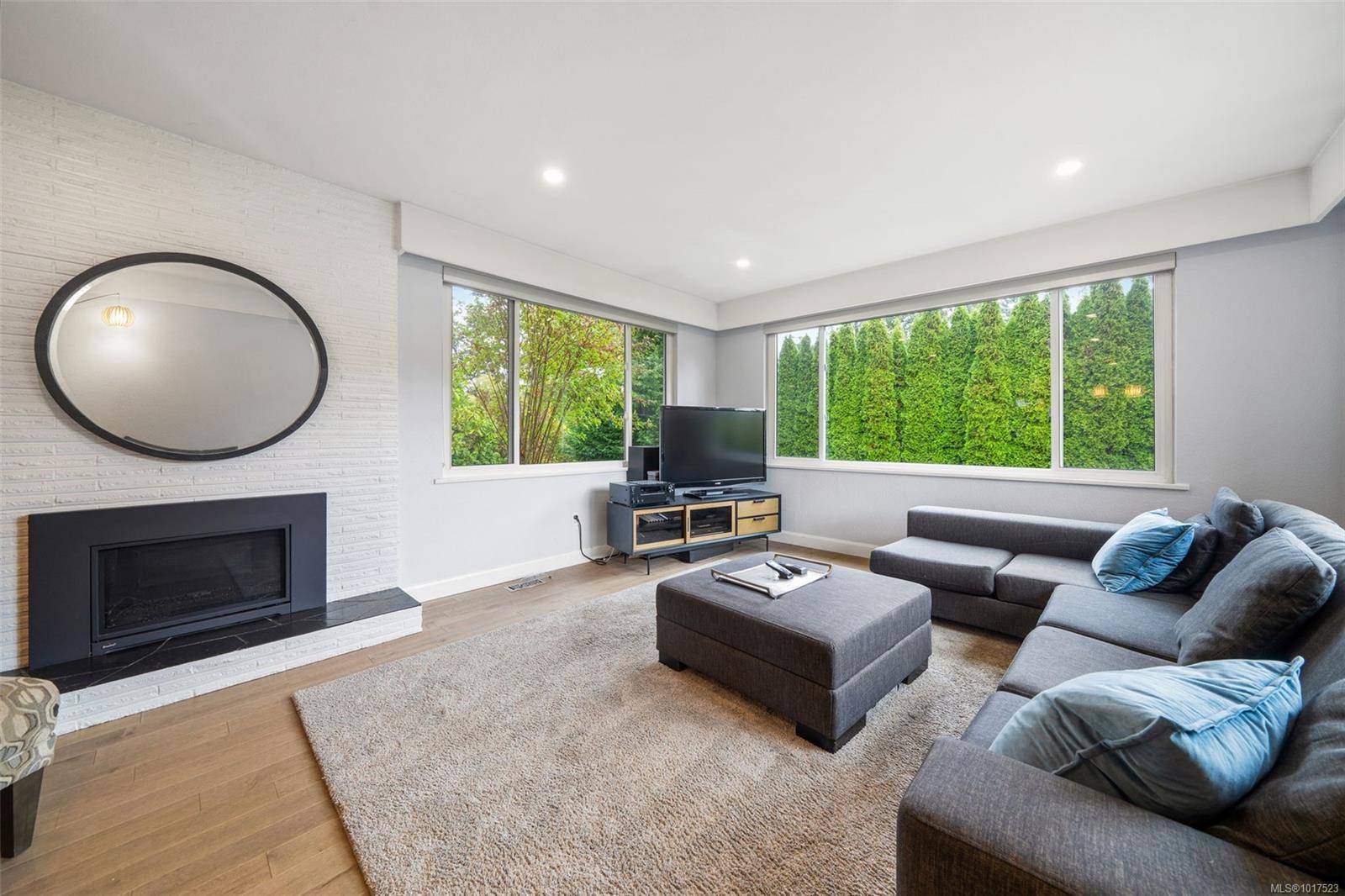 Saanich, BC V9P 2L3,1296 Garkil Rd