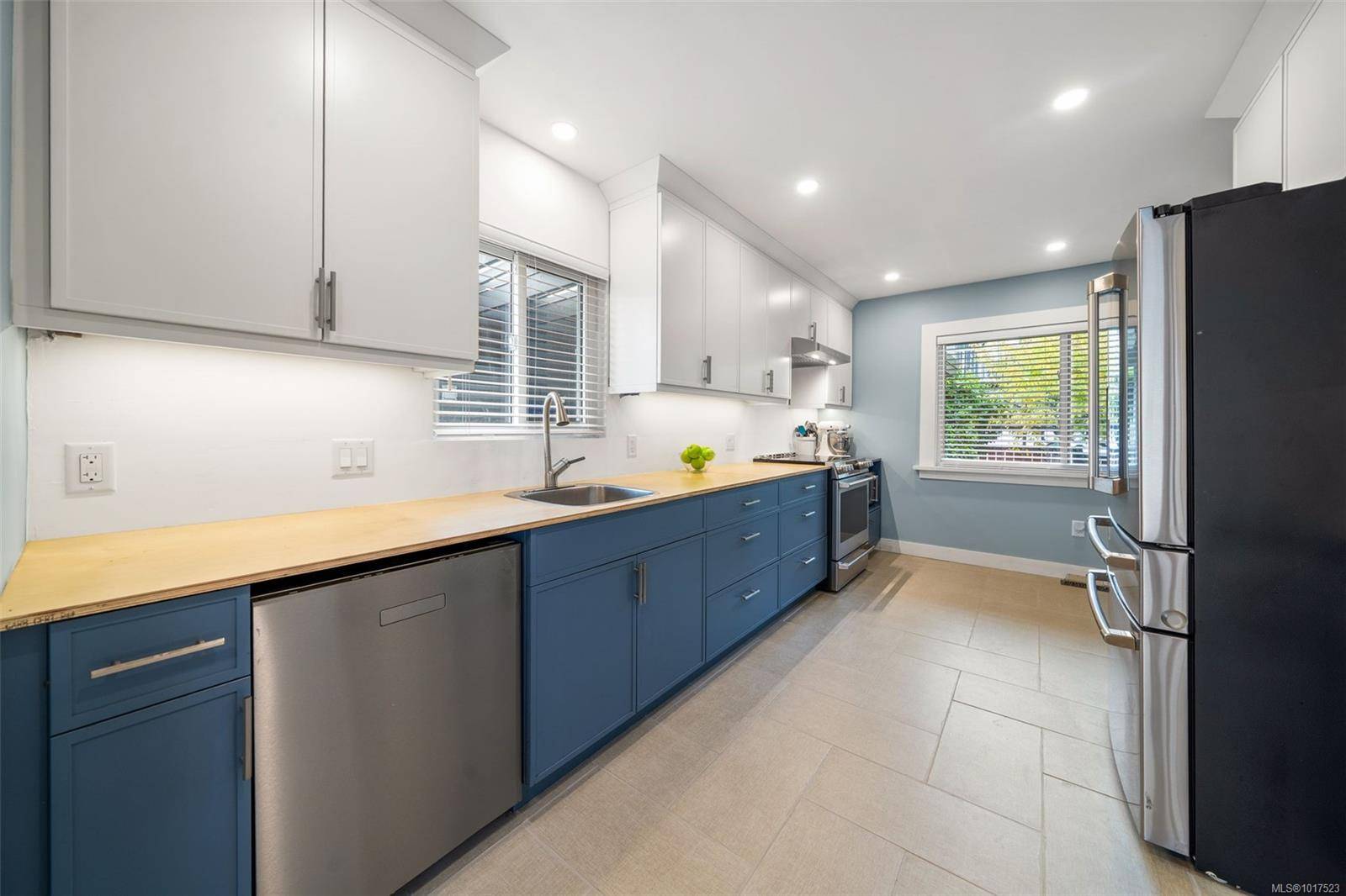 Saanich, BC V9P 2L3,1296 Garkil Rd