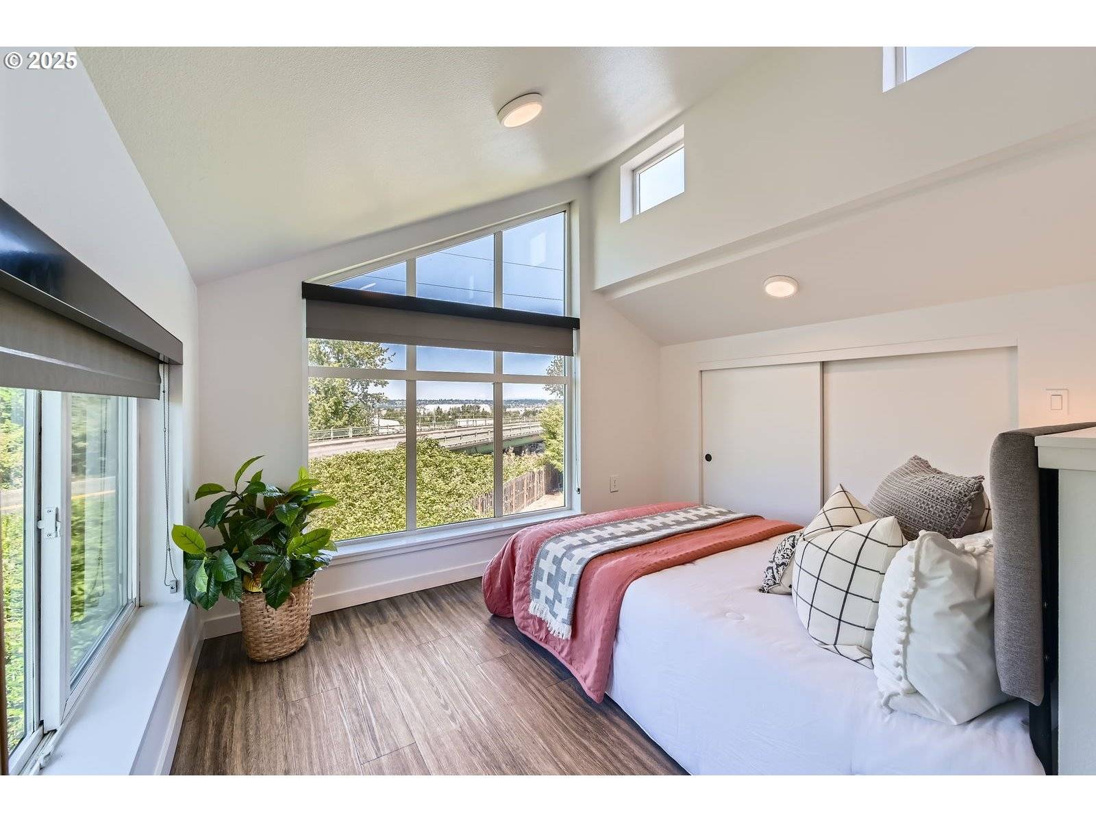 Portland, OR 97218,4215 NE HIGHLAND CT