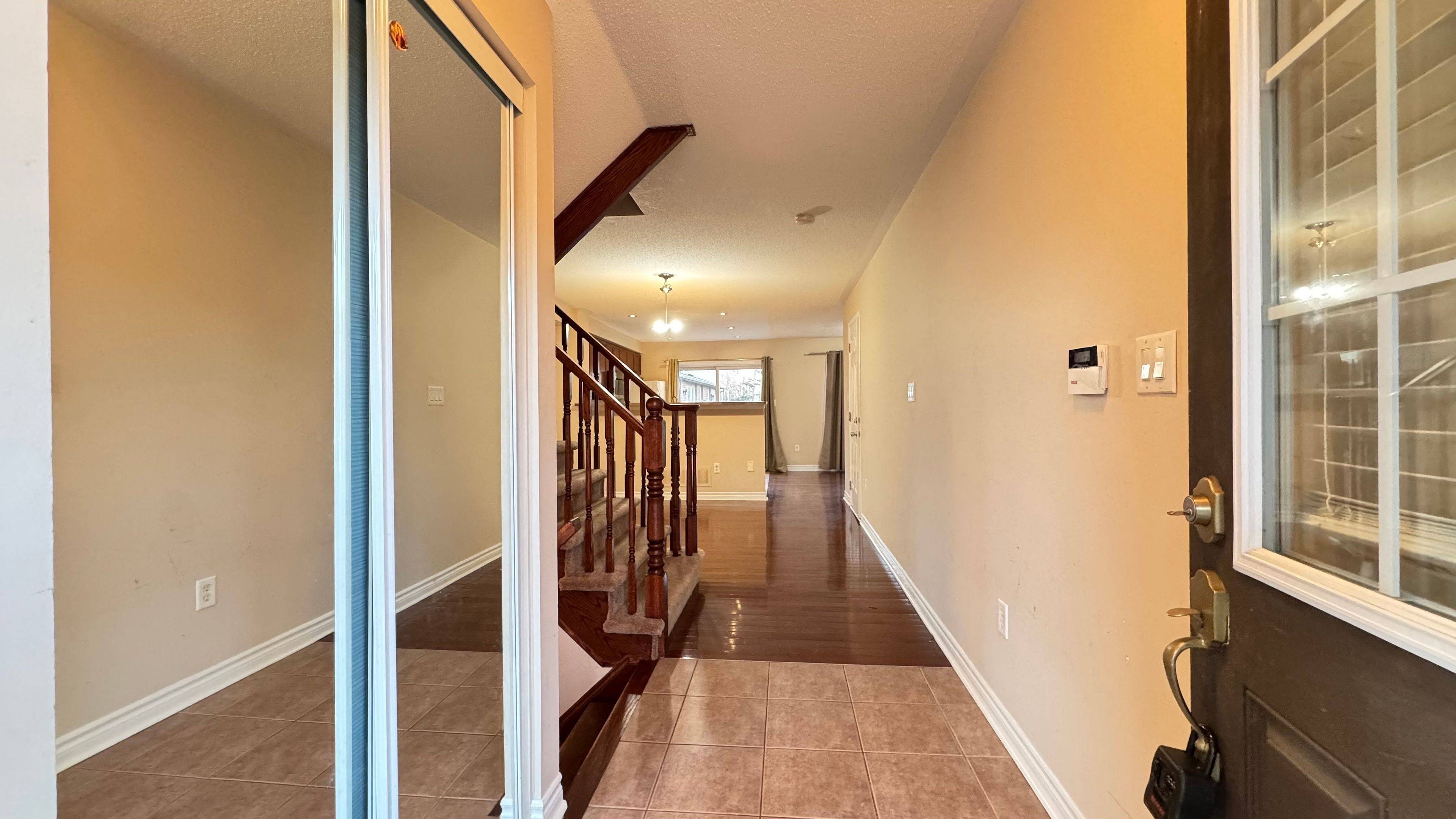 Oakville, ON L6M 5H7,3207 Stornoway CIR