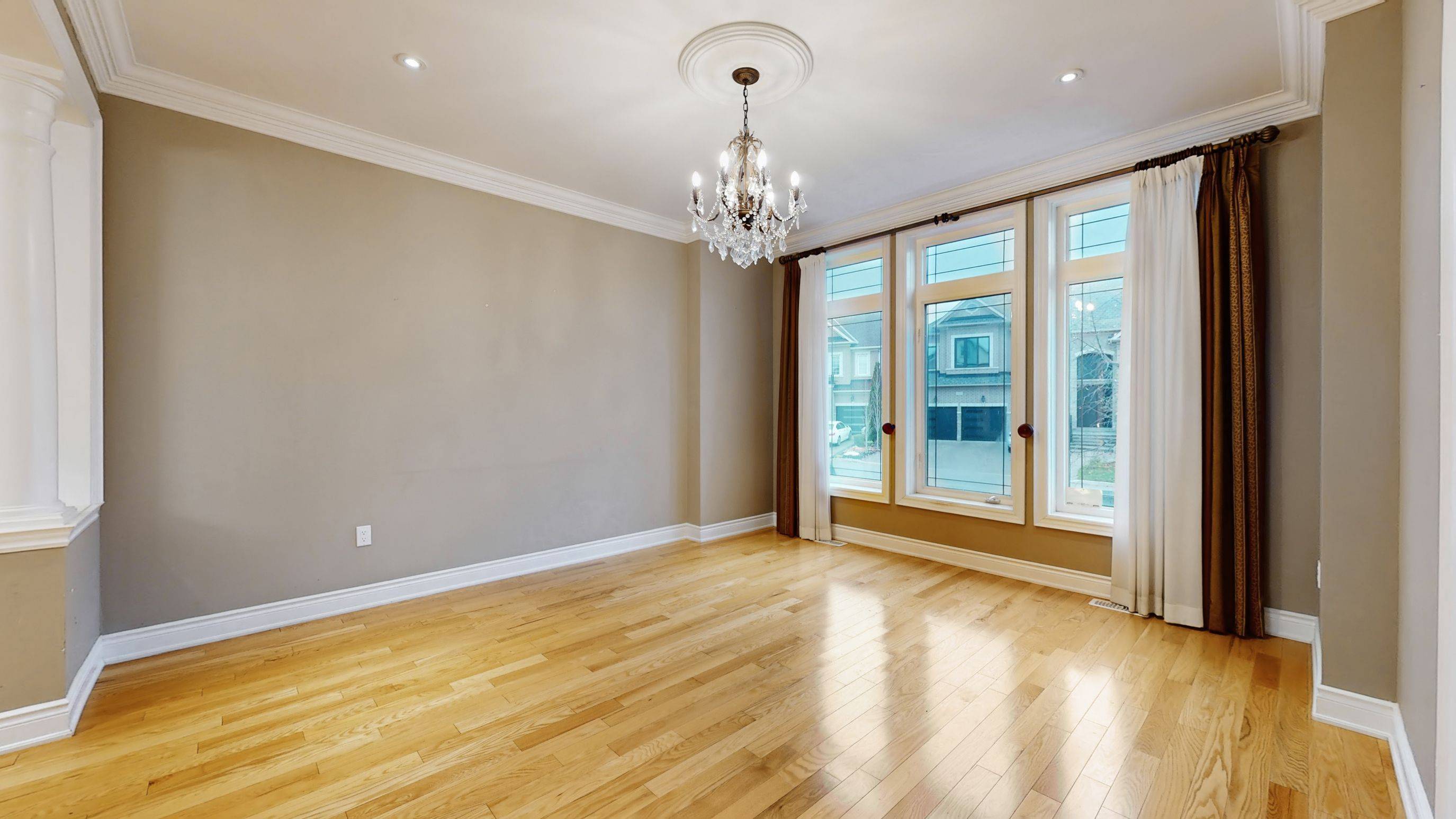 Oakville, ON L6H 0A9,2352 Delnice DR