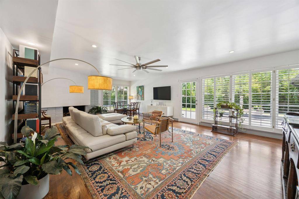 Dallas, TX 75209,8600 Inwood Road