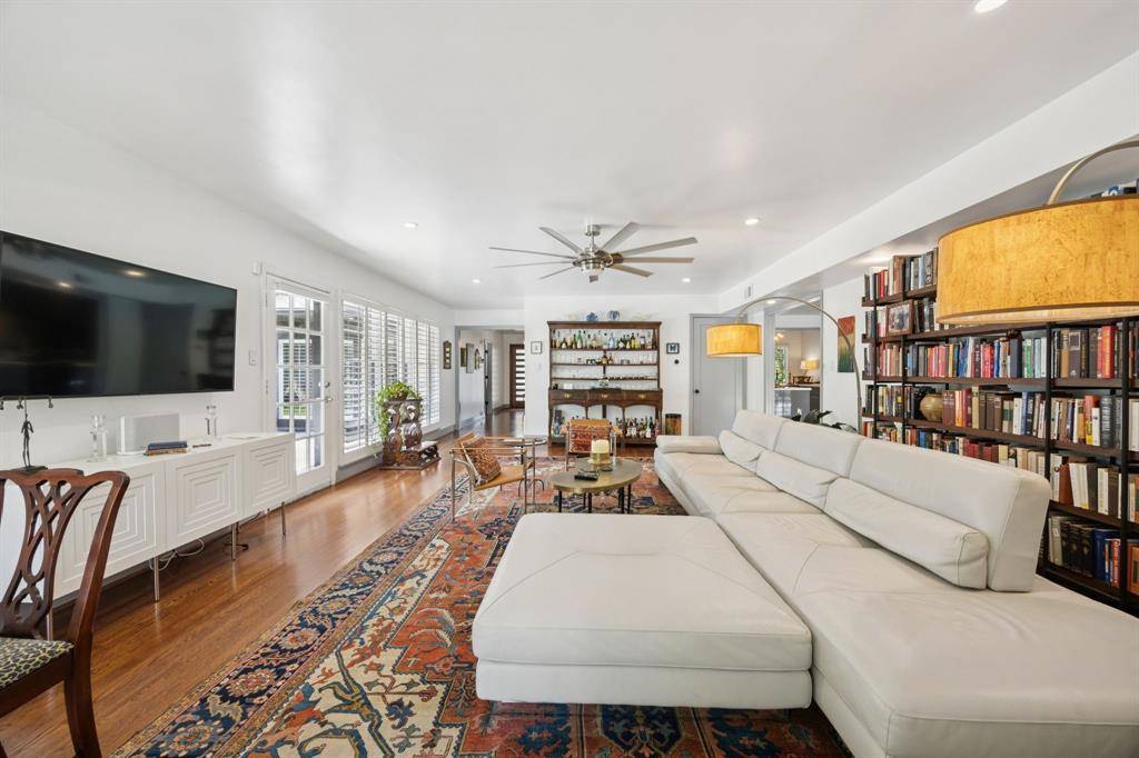 Dallas, TX 75209,8600 Inwood Road