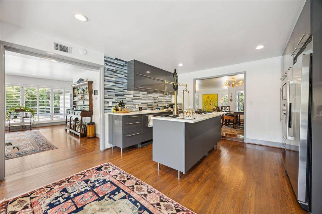 Dallas, TX 75209,8600 Inwood Road