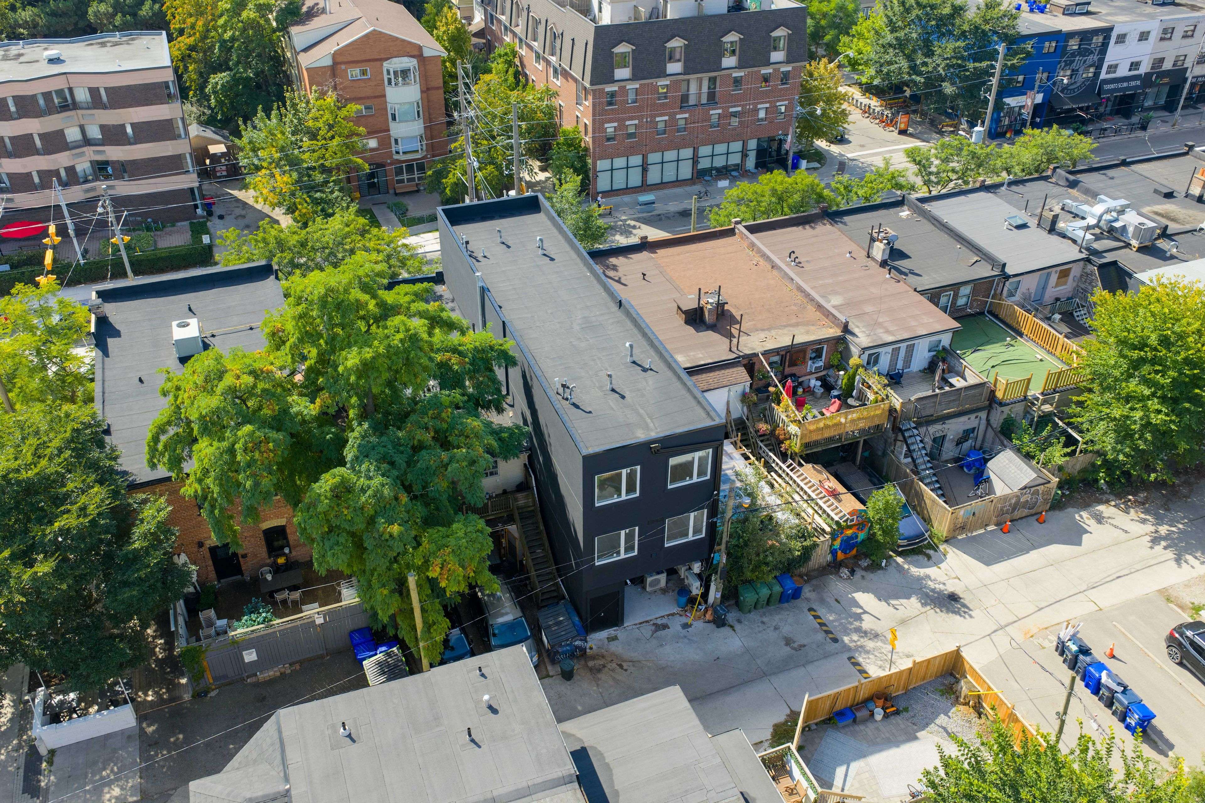 Toronto E01, ON M4M 1L4,1184 Queen ST E