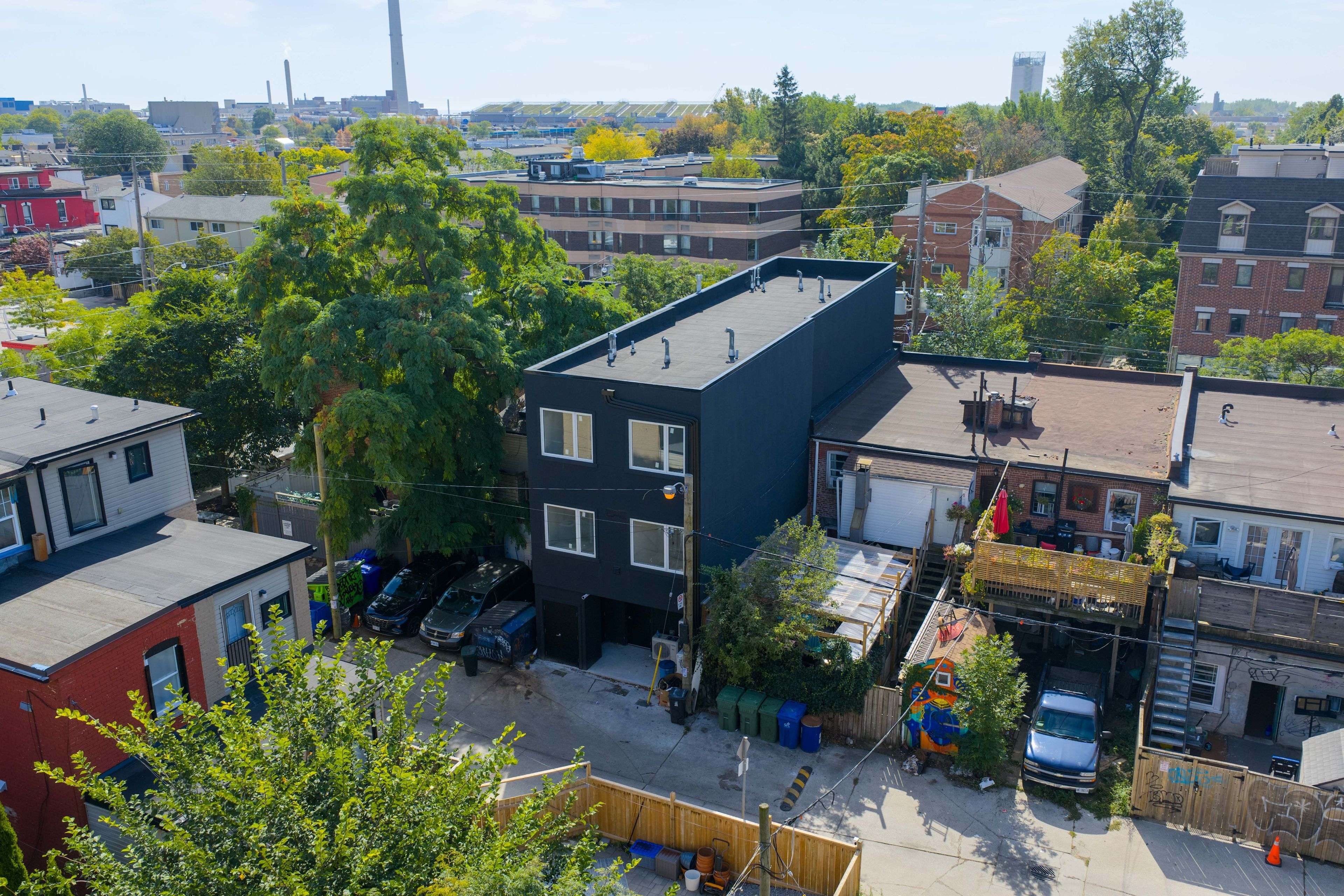 Toronto E01, ON M4M 1L4,1184 Queen ST E