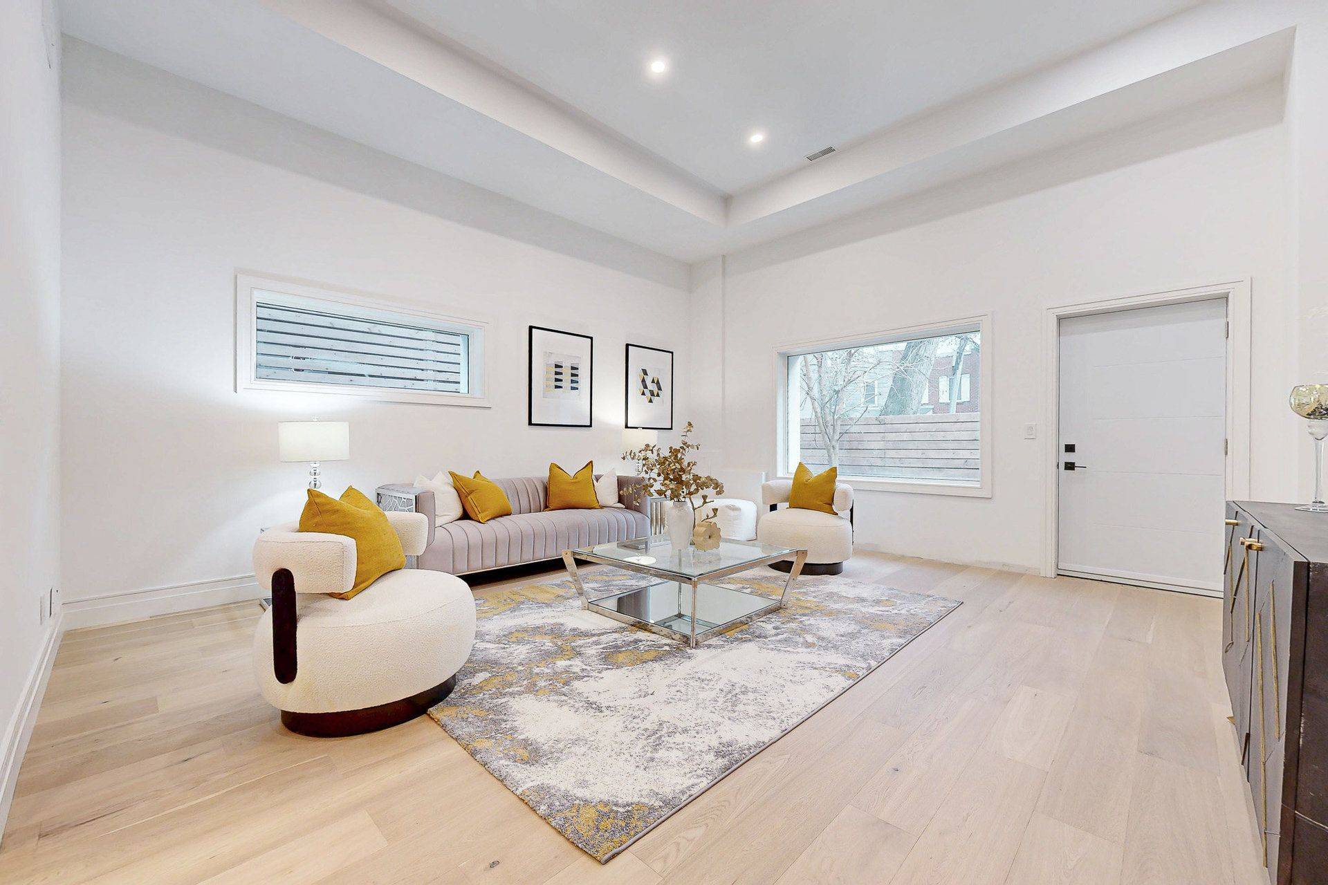 Toronto W02, ON M6P 1X9,2639 R Dundas ST W #4