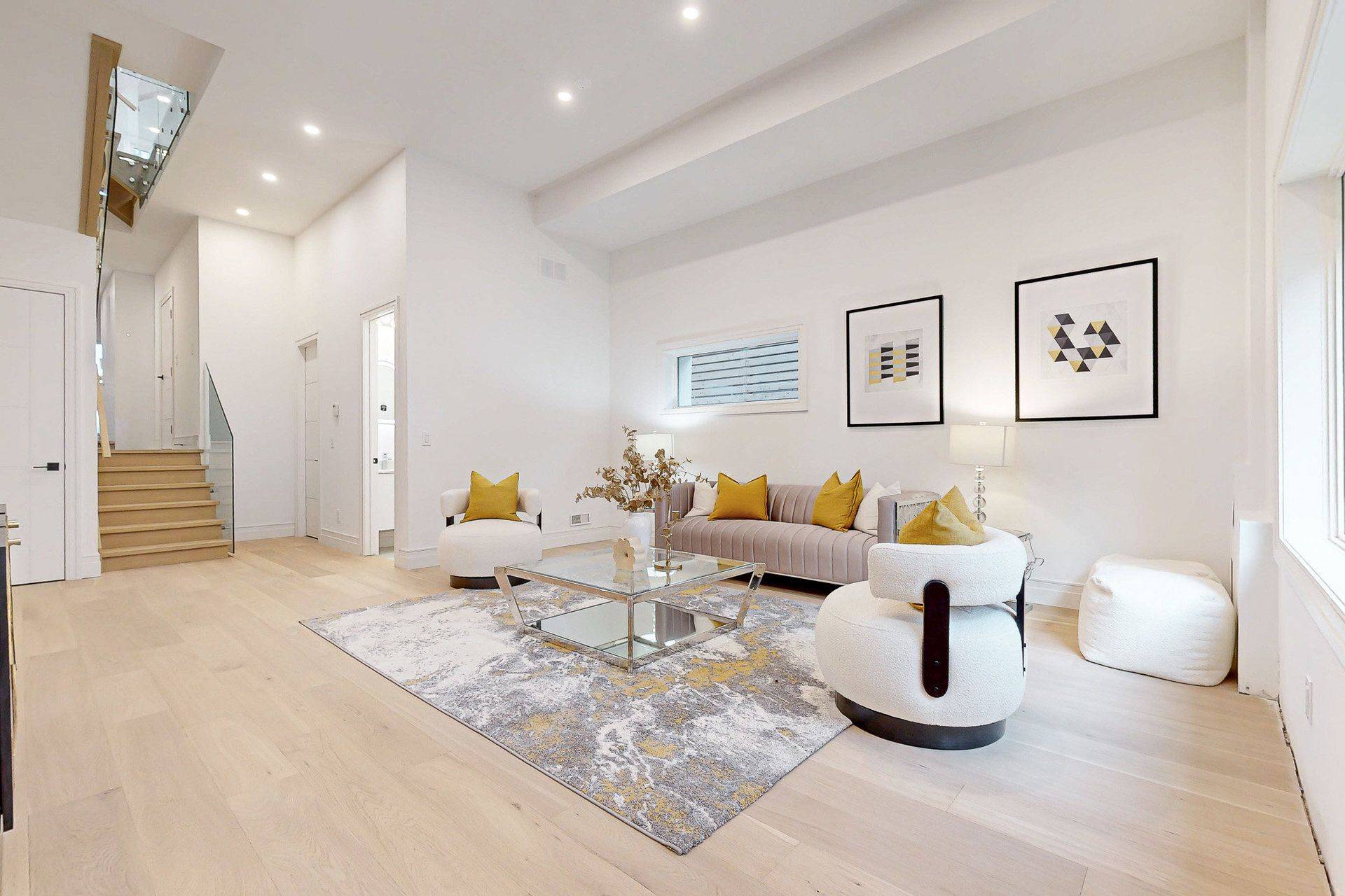 Toronto W02, ON M6P 1X9,2639 R Dundas ST W #4