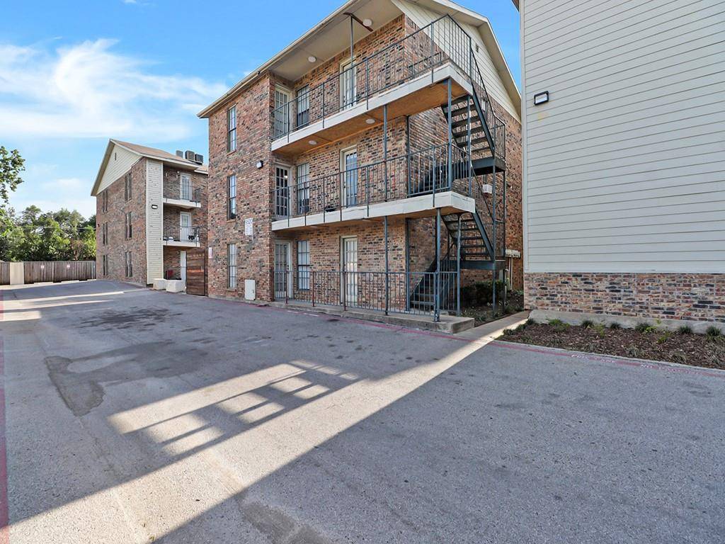 Dallas, TX 75243,9520 Royal Lane #210