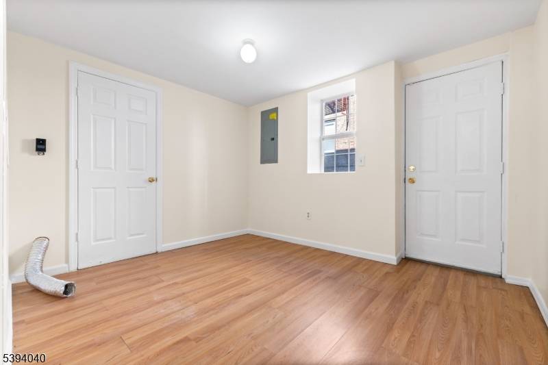 Newark City, NJ 07104,12 Carmella Ct