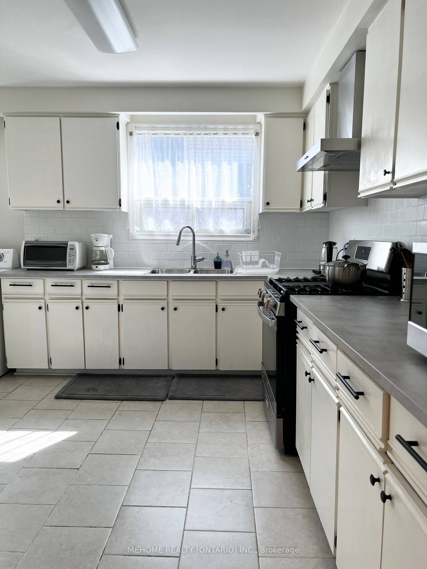 Toronto C15, ON M2J 3X1,126 Edmonton DR #Upper