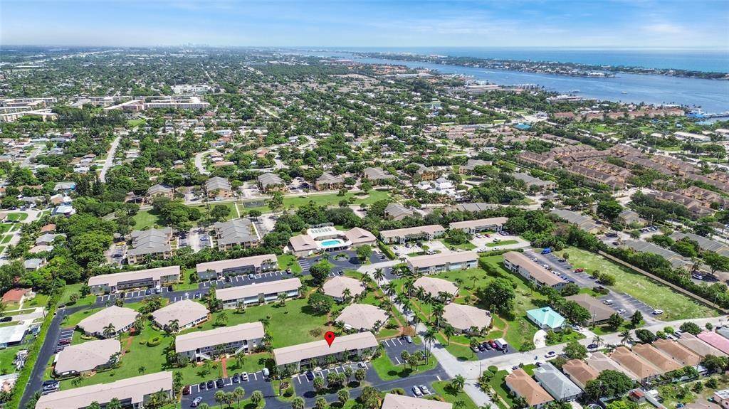 Boynton Beach, FL 33435,315 Circle Dr #201