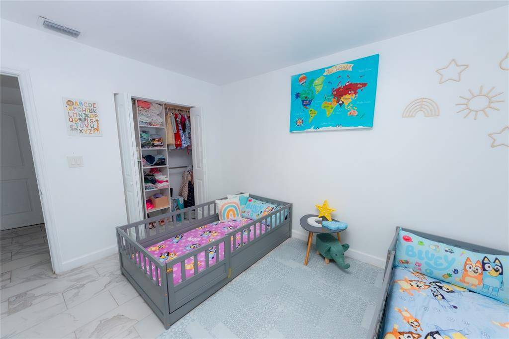 North Miami, FL 33168,425 NW 122nd St