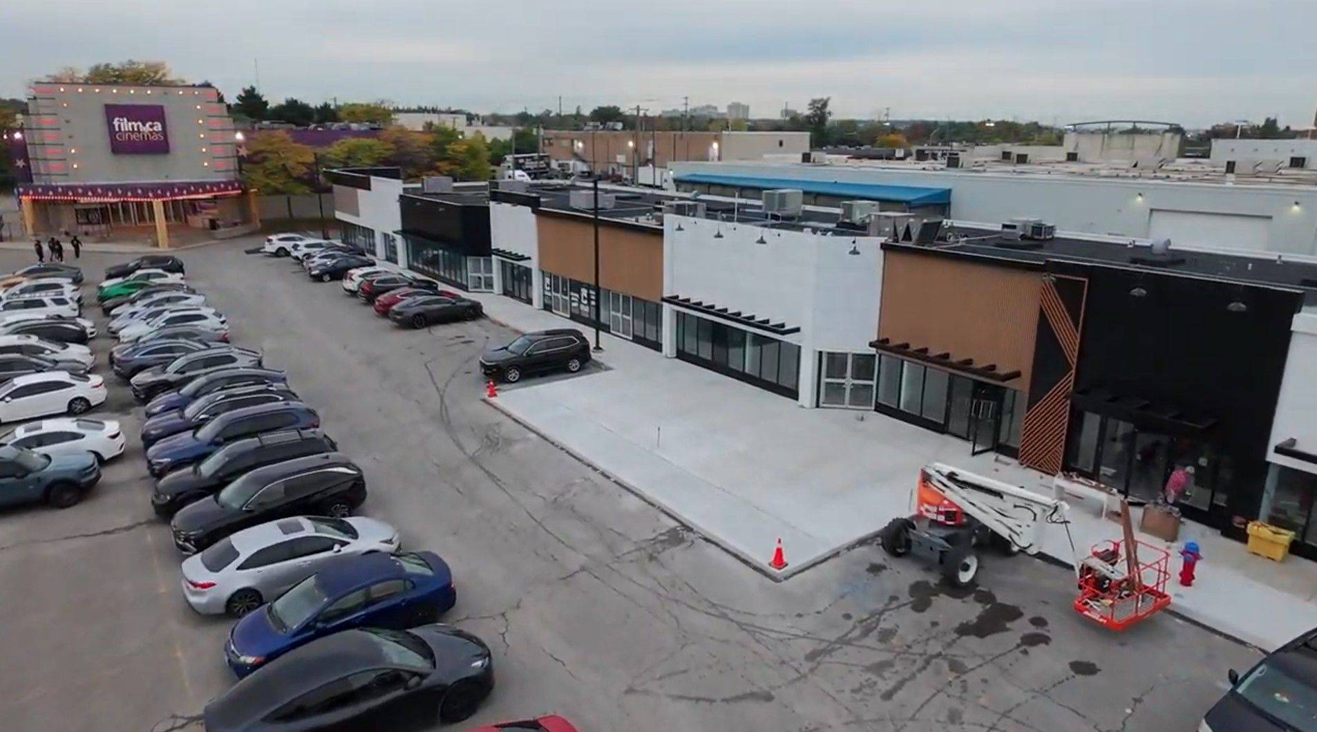 Oakville, ON L6K 3W8,171 Speers RD #16