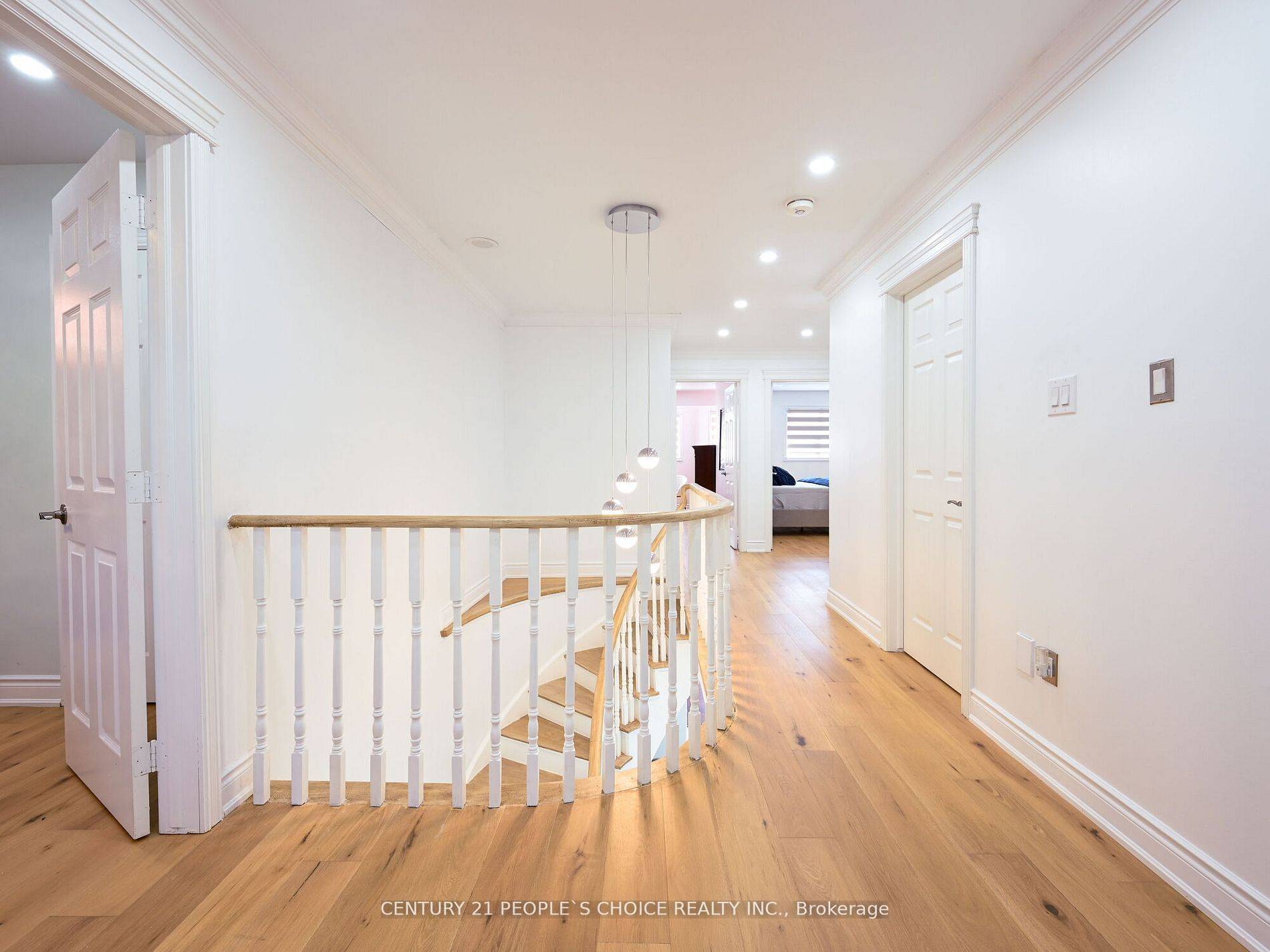 Mississauga, ON L5N 5W8,6008 Grossbeak DR #(Short Term)