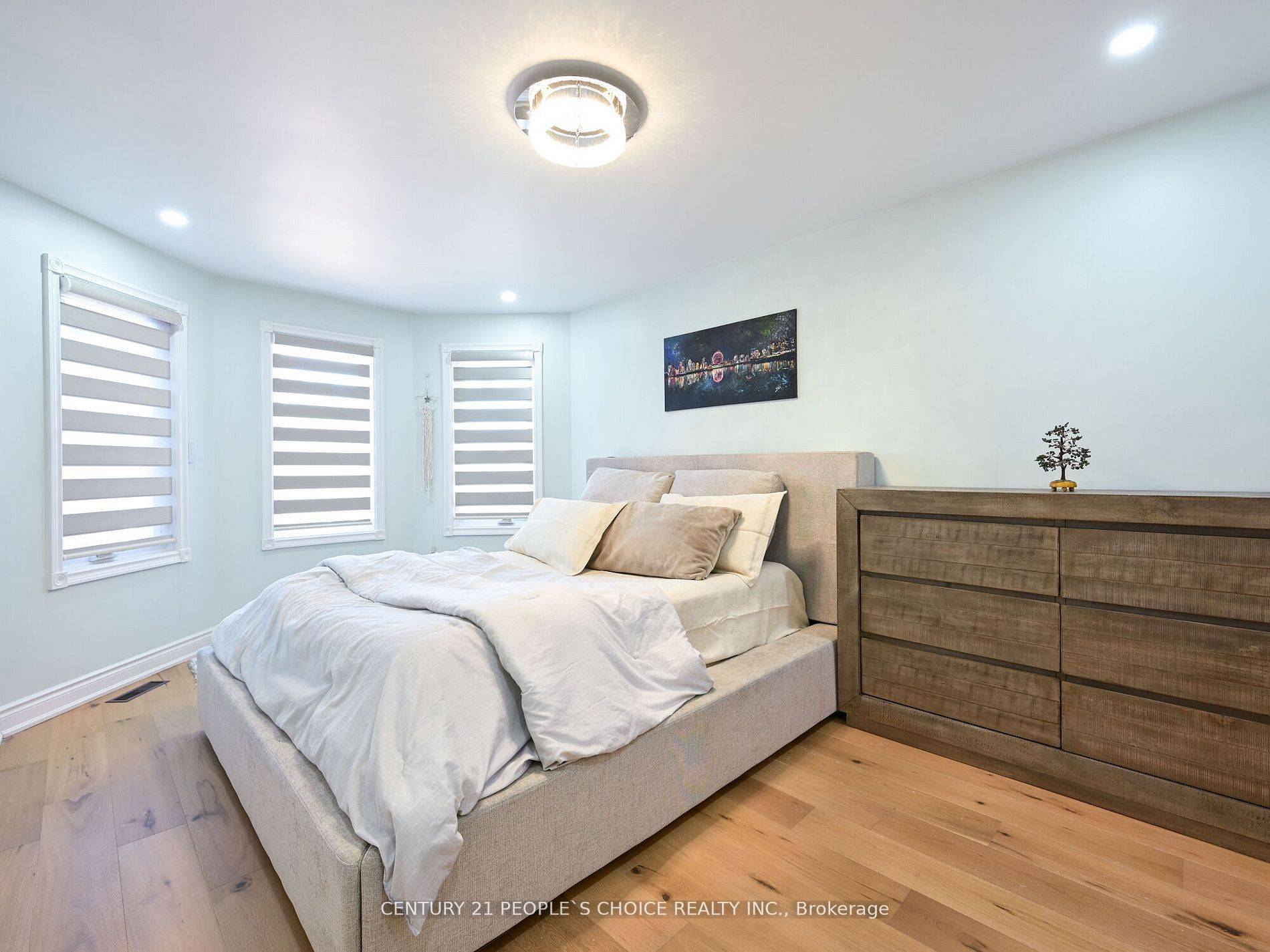 Mississauga, ON L5N 5W8,6008 Grossbeak DR #(Short Term)